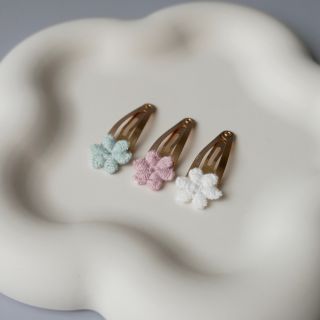 Myslíme i na ty nejmenší 🌸 Mini sponky pro první vlásky - něžné, lehké a drží i v těch nejjemnějších pramíncích. FLORETTE...